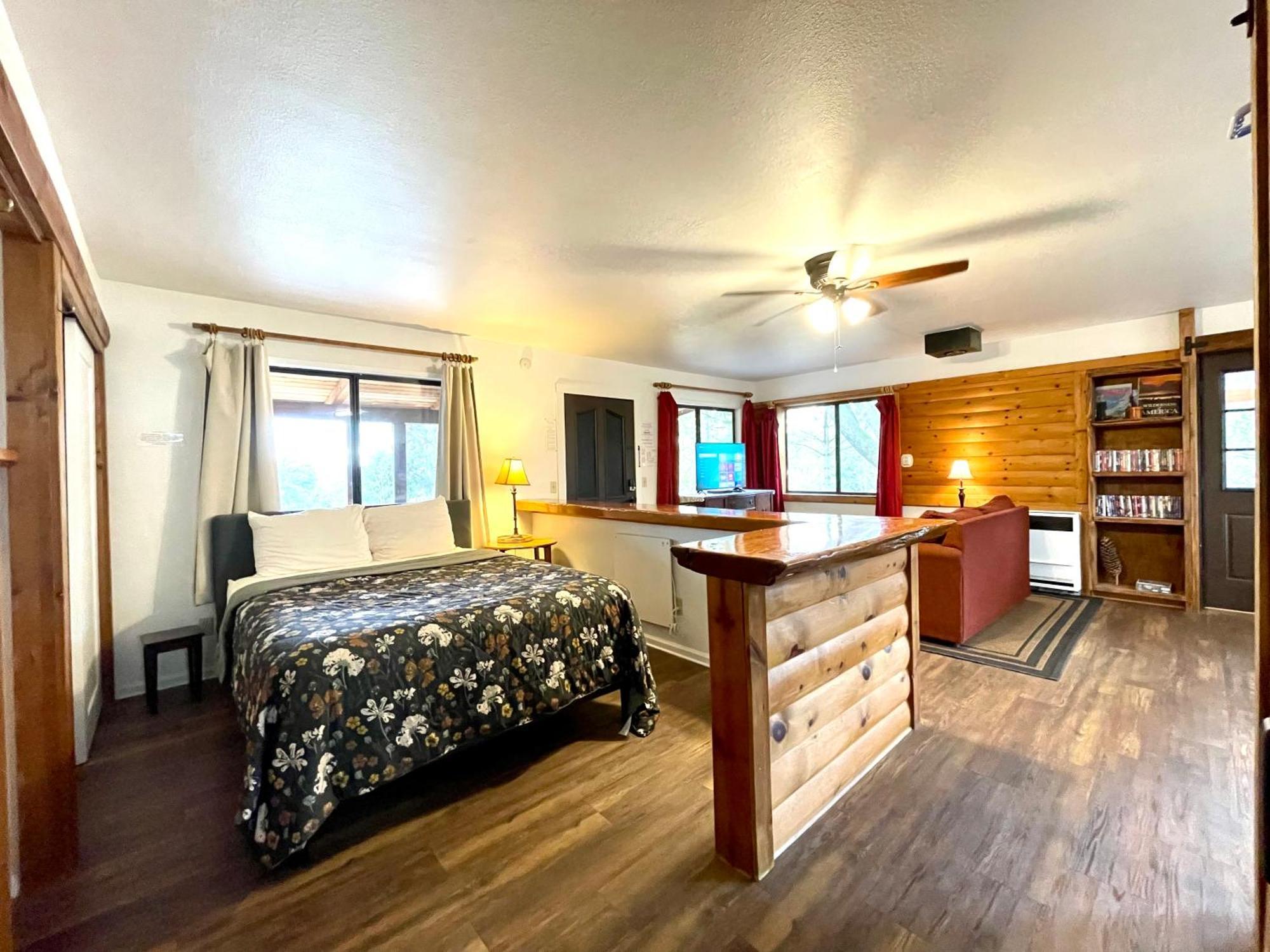 Sierra Mountain Lodge - Vacation Rentals - Yosemite Ahwahnee Exterior photo